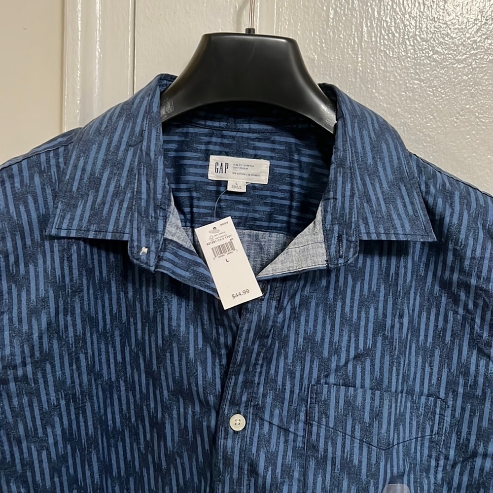 NWT Gap Factory Men’s Ikat Printed Slim Fit short sleeve shirt